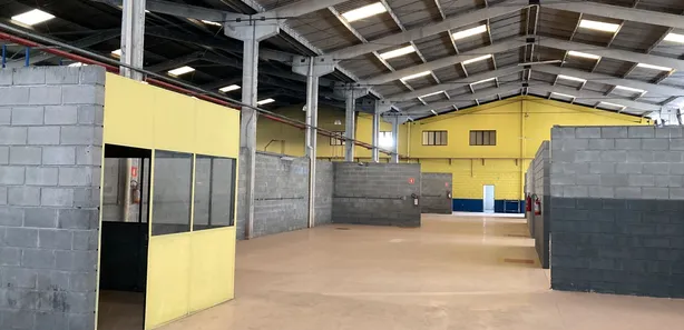 Galpão / Depósito / Armazém com 12 Quartos para venda ou aluguel, 7963m² no Ribeirão do Colégio, Araçariguama