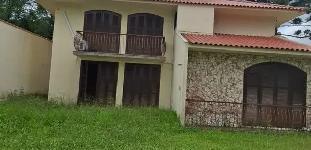 Casa com 6 Quartos para alugar, 1000m² no Cristo Rei, Curitiba
