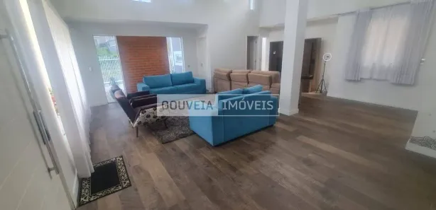 Casa com 3 Quartos para alugar, 300m² no Cascatinha, Curitiba