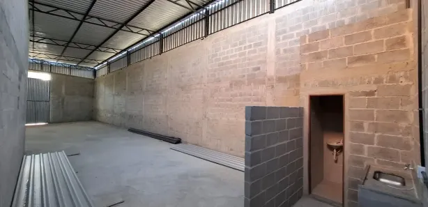 Galpão / Depósito / Armazém para alugar, 260m² no Balneário São Pedro, São Pedro da Aldeia