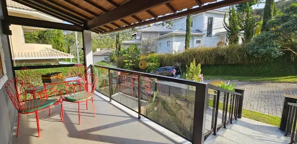 Casa de Condomínio com 4 Quartos à venda, 288m² no Posse, Teresópolis