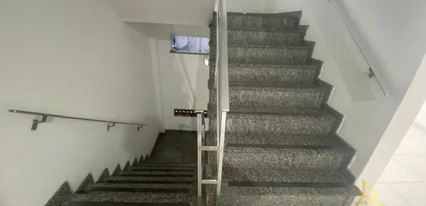 Conjunto Comercial / Sala para alugar, 50m² no Centro, Araruama
