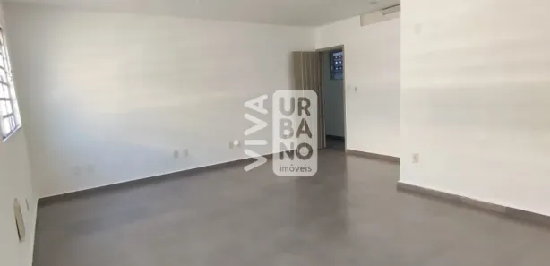 Conjunto Comercial / Sala para alugar, 30m² no Aterrado, Volta Redonda
