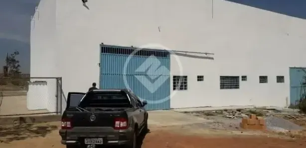 Galpão / Depósito / Armazém à venda, 392m² no Recanto das Emas, Brasília