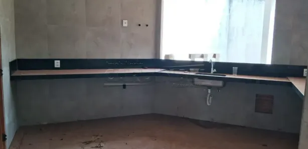 Conjunto Comercial / Sala com 3 Quartos para alugar, 329m² no Vila José Bonifácio, Araraquara