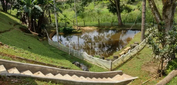 Fazenda / Sítio / Chácara com 2 Quartos à venda, 210m² no Centro, Juquitiba