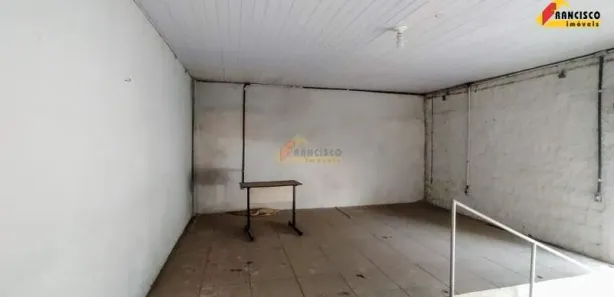 Galpão / Depósito / Armazém à venda, 700m² no Santo Antônio, Divinópolis