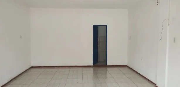 Loja / Salão / Ponto Comercial para alugar, 29m² no Aldeia, Santarém