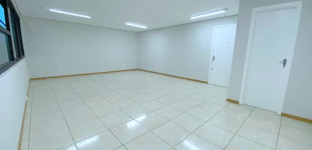 Conjunto Comercial / Sala à venda, 42m² no Centro, Canoas