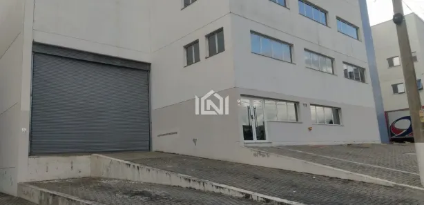 Galpão / Depósito / Armazém para venda ou aluguel, 1000m² no Jardim Planalto, Carapicuíba