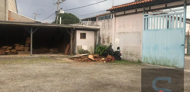 Galpão / Depósito / Armazém à venda, 785m² no Praia do Siqueira, Cabo Frio