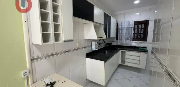Sobrado com 2 Quartos para venda ou aluguel, 75m² no Centro, Bertioga