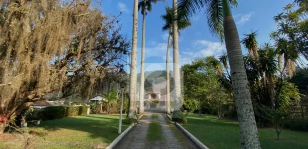Fazenda / Sítio / Chácara com 4 Quartos à venda, 7000m² no Itaipava, Petrópolis