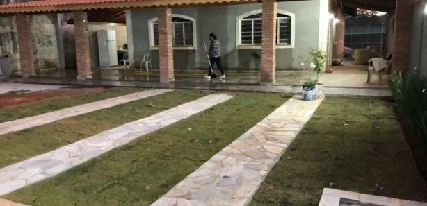 Loja / Salão / Ponto Comercial com 4 Quartos para venda ou aluguel, 290m² no Jardim Estância Brasil, Atibaia