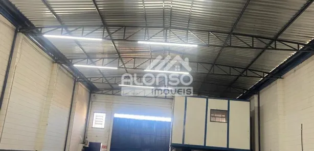 Galpão / Depósito / Armazém para venda ou aluguel, 350m² no Parque Laguna, Taboão da Serra