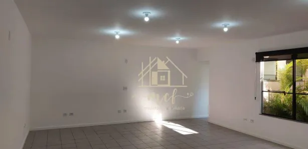 Conjunto Comercial / Sala para alugar, 67m² no Centro, Atibaia