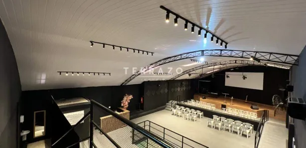 Galpão / Depósito / Armazém para alugar, 400m² no Vale do Paraíso, Teresópolis