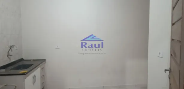 Casa com 1 Quarto para alugar, 50m² no Jardim Clementino, Taboão da Serra
