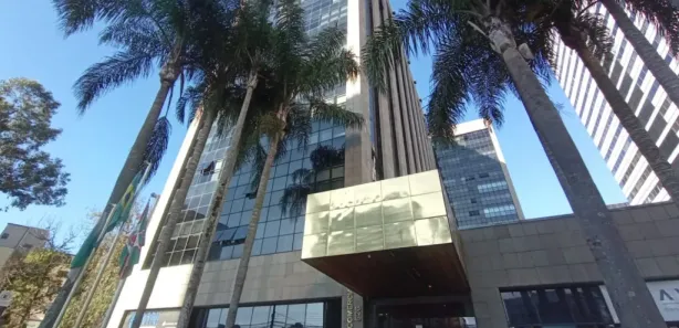 Conjunto Comercial / Sala para alugar, 44m² no Centro Cívico, Curitiba