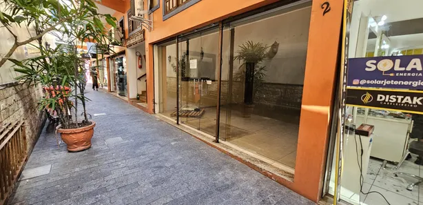 Loja / Salão / Ponto Comercial para alugar, 30m² no Centro, Cabo Frio