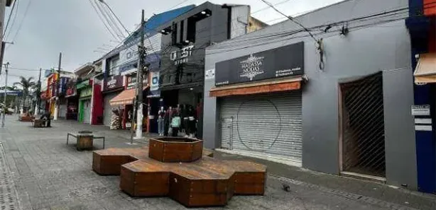 Loja / Salão / Ponto Comercial à venda, 219m² no Centro, Cotia