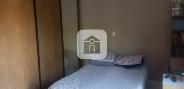 Galpão / Depósito / Armazém à venda, 160m² no Presidente Roosevelt, Uberlândia