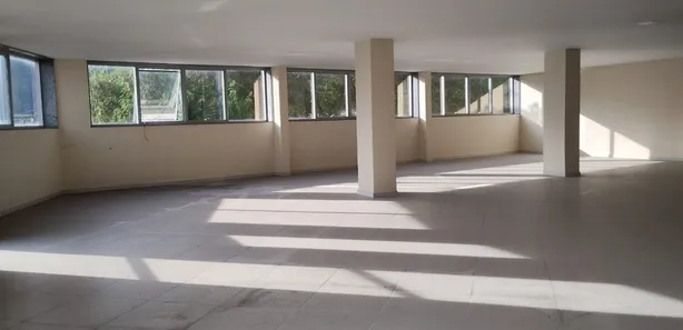 Prédio Inteiro para alugar, 1000m² no Vila Santa Cruz, Duque de Caxias