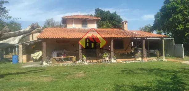 Fazenda / Sítio / Chácara com 3 Quartos à venda, 220m² no Caçapava Velha, Caçapava