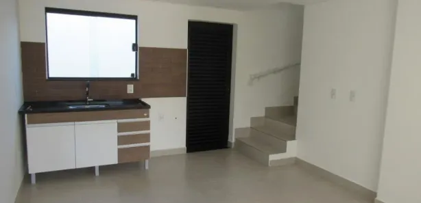 Casa com 2 Quartos para alugar, 75m² no Vila Menuzzo, Sumaré