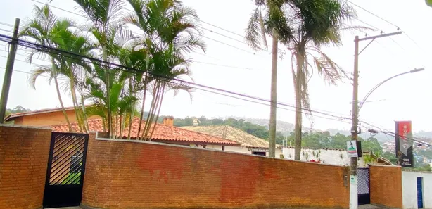 Casa com 4 Quartos à venda, 350m² no Centro, Embu das Artes