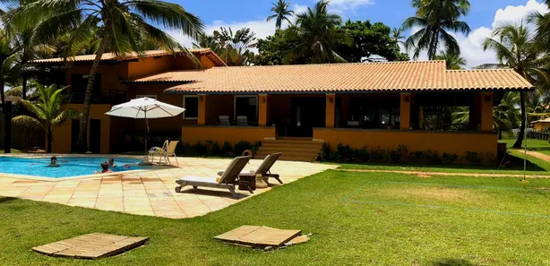 Casa de Condomínio com 5 Quartos para alugar, 645m² no Busca Vida (Abrantes), Camaçari