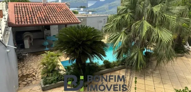 Sobrado com 4 Quartos à venda, 300m² no Santo Agostinho, Governador Valadares