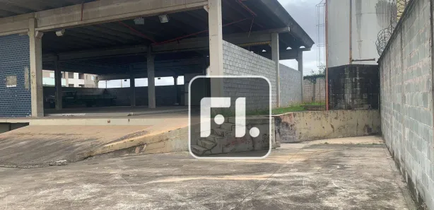 Galpão / Depósito / Armazém para alugar, 870m² no Vila Caldas, Carapicuíba