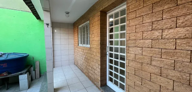 Sobrado com 3 Quartos à venda, 140m² no Santa Terezinha, Mesquita