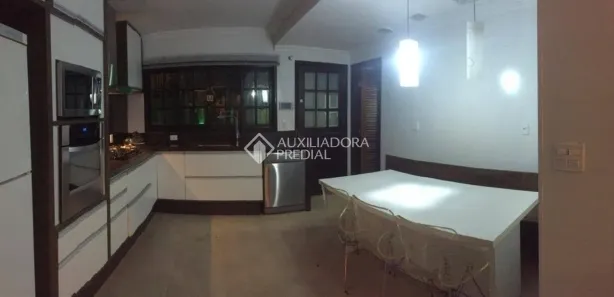 Sobrado com 4 Quartos à venda, 329m² no Pastoril, Ribeirão Pires