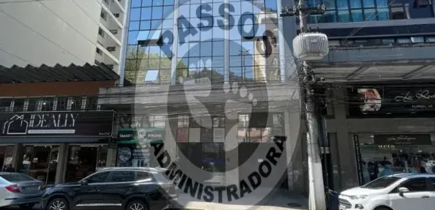 Loja / Salão / Ponto Comercial à venda, 40m² no Várzea, Teresópolis