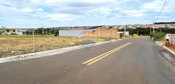 Terreno / Lote / Condomínio à venda, 200m² no , Cravinhos