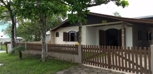 Casa com 3 Quartos para alugar, 120m² no Shangrila, Pontal do Paraná