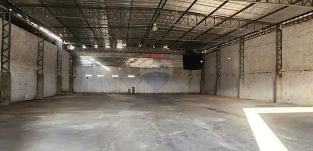 Galpão / Depósito / Armazém para alugar, 670m² no Quintas, Natal