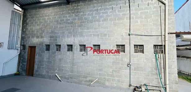 Galpão / Depósito / Armazém para alugar, 200m² no Riviera Fluminense, Macaé