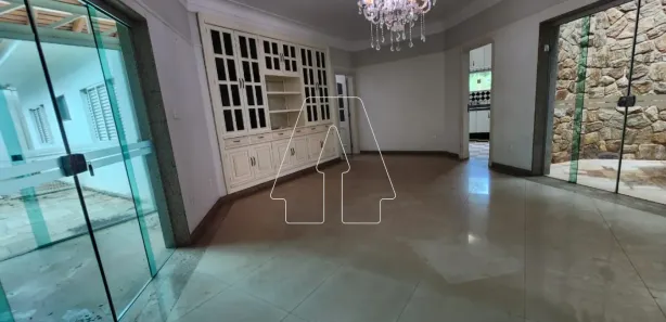 Sobrado com 4 Quartos para alugar, 592m² no Jardim Nova Yorque, Araçatuba
