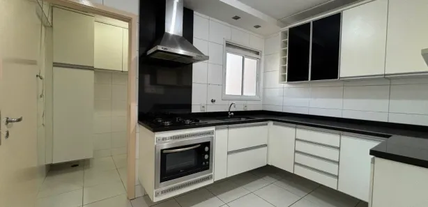 Apartamento com 3 Quartos para alugar, 105m² no Jardim Tupanci, Barueri