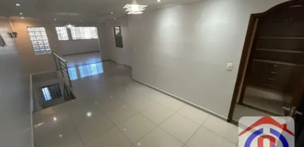Sobrado com 4 Quartos à venda, 300m² no Núcleo Bandeirante, Brasília