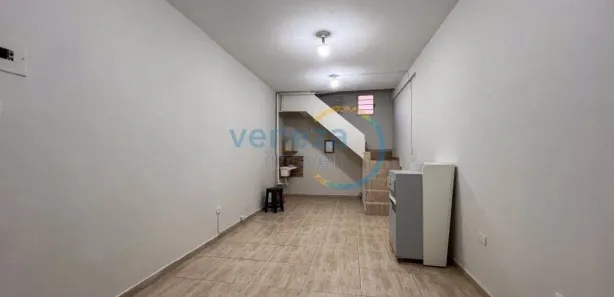 Galpão / Depósito / Armazém para alugar, 22m² no Centro, Londrina