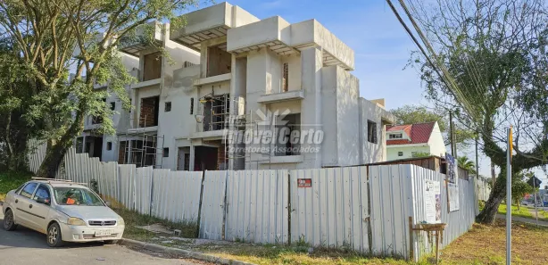 Sobrado com 3 Quartos à venda, 165m² no Xaxim, Curitiba