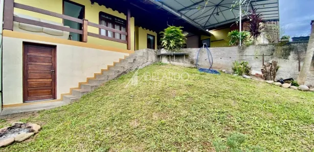 Casa com 3 Quartos para alugar, 219m² no Água Verde, Blumenau