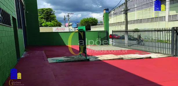 Galpão / Depósito / Armazém para alugar, 600m² no Piratininga, Osasco