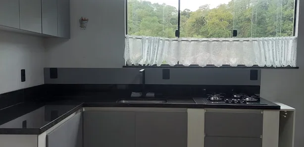 Casa de Condomínio com 2 Quartos à venda, 220m² no Posse, Teresópolis