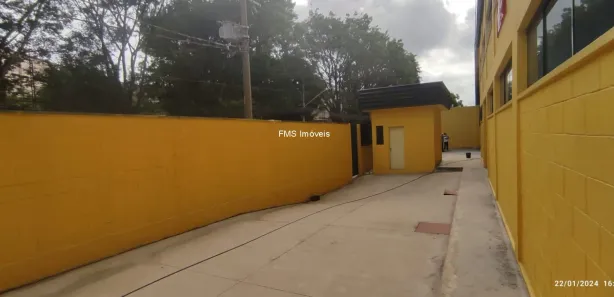 Galpão / Depósito / Armazém para venda ou aluguel, 3600m² no Jardim Triângulo, Taboão da Serra