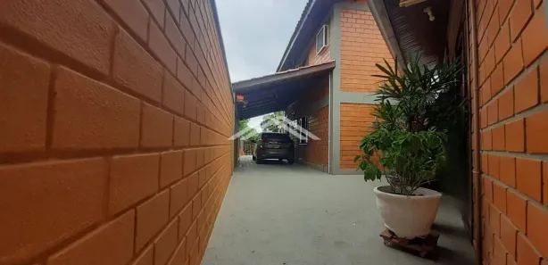Sobrado com 4 Quartos à venda, 214m² no Continental, Itapoá